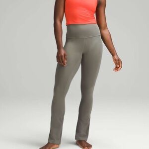 Lululemon Align High-Rise Mini-Flared Pant 28"
Grey Sage Size 14